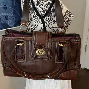 Authentic Coach Leather Handbag. Excellent condition. Brown.